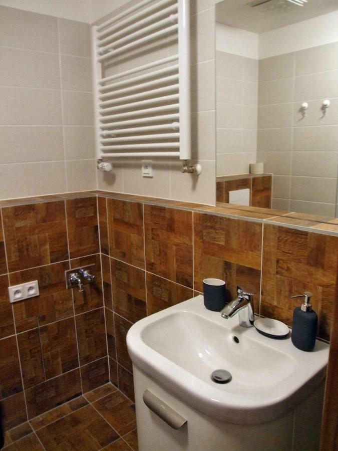 Triangl Lägenhet Prag Exteriör bild